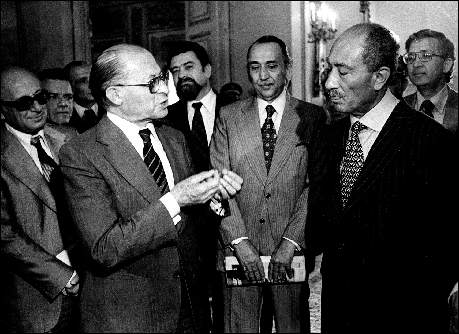 Egyptian President Anwar Sadat listens to Israeli Prime Minister Menachem Begin during press conference at the Egyptian Foreign Ministry, Cairo. : Sadat-Mubarak 1978-1981 : BILL FOLEY 