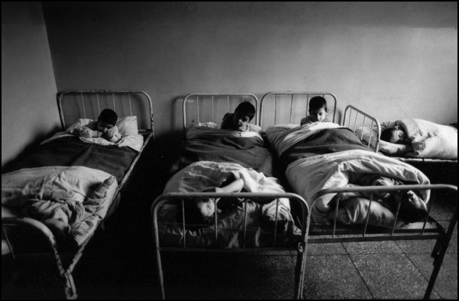 Two to a bed, Kids institution, Albania 1992 : Albania 1992 : BILL FOLEY 