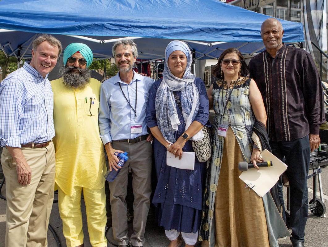 Mayor Joe Hogsett, Sikh Leader, CIC Director Charile Wiles, Judge David Shaheed and other participants in the festival Faith 2019.
 : Festival of Faith, Back in Person! 2022. Military Park Downtown, Indianapolis, September 18, 2022! And Festival of Faith Pre-Pandemic 2019! : BILL FOLEY 