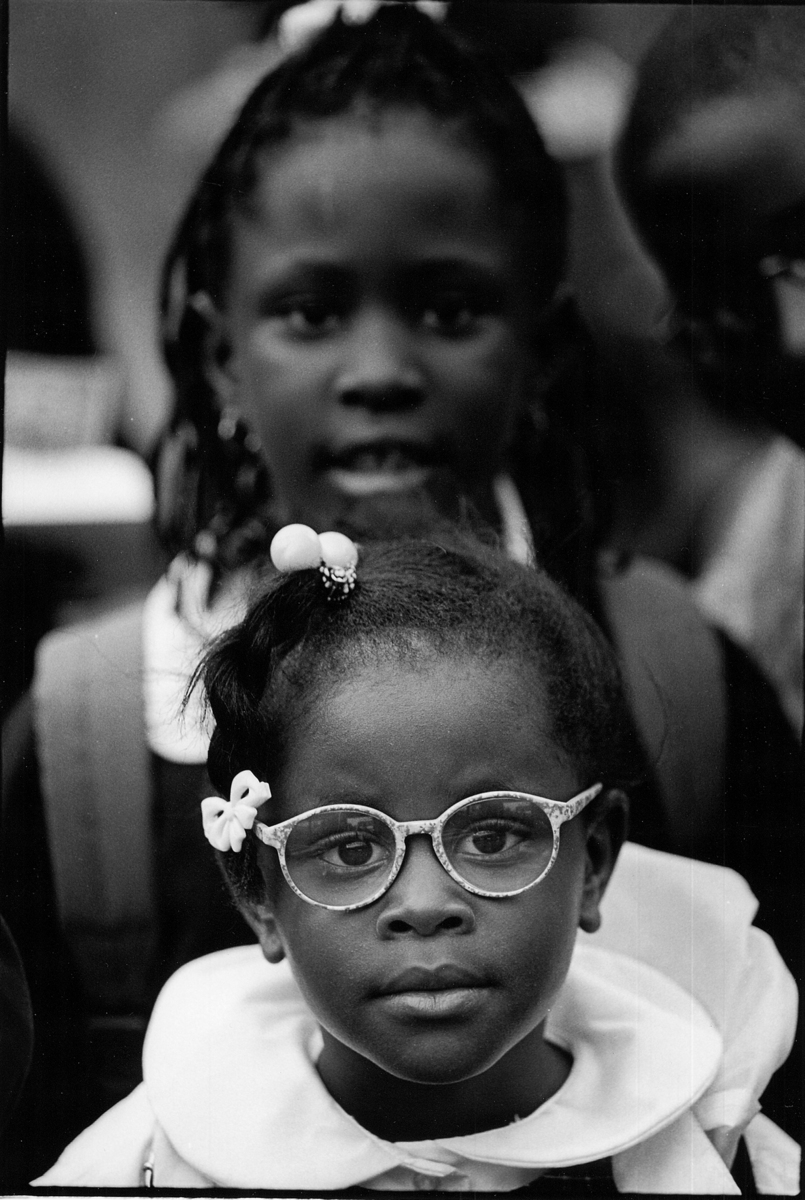 Girls on the way home from school, 118th Street. : Carmel Hill Harlem NYC 1995-2000 : BILL FOLEY 