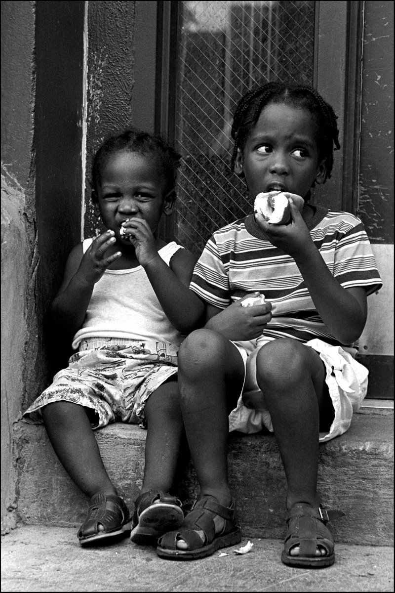 Eating hotdogs at the Carmel Hill Street Fair 1998. : Carmel Hill Harlem NYC 1995-2000 : BILL FOLEY 