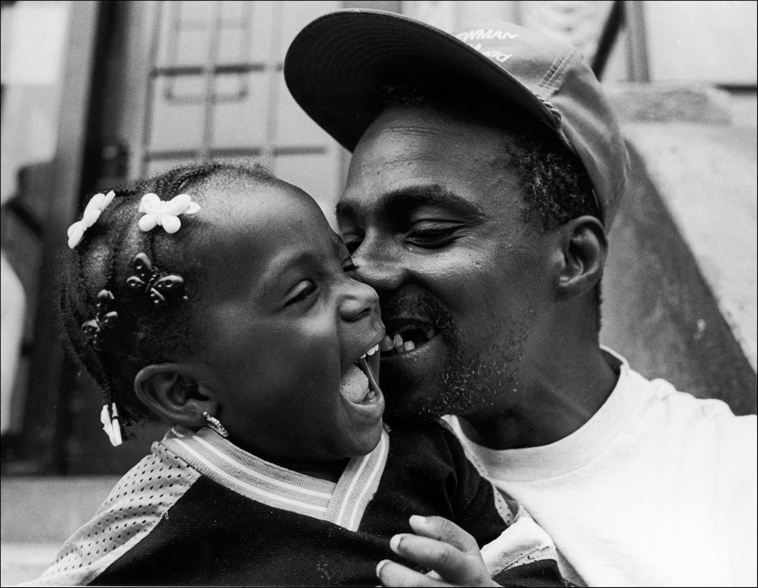 Father and daughter : Carmel Hill Harlem NYC 1995-2000 : BILL FOLEY 