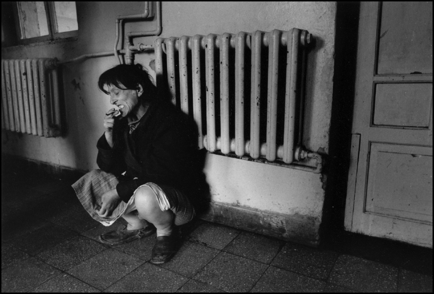 Woman inmate, mental asylum, Albania 1992 : Albania 1992 : BILL FOLEY 