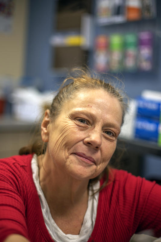 Kay White at Scott County medical center using the needle exchange program. : FIX Heartbreak and Hope inside Indiana's opioid crisis-Portraits of Recovery : BILL FOLEY 
